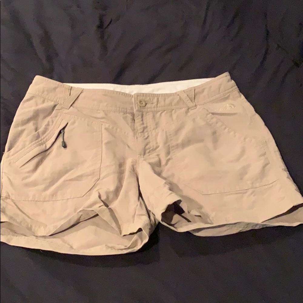 NORTHFACE KHAKI SHORTS